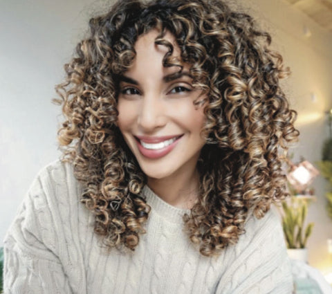 Curly Hair Checklist to Protect Your Curl this Winter1